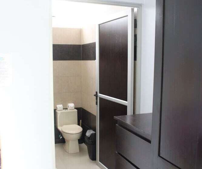 اتاق استاندارد, Room2board Hostel And Surf School
