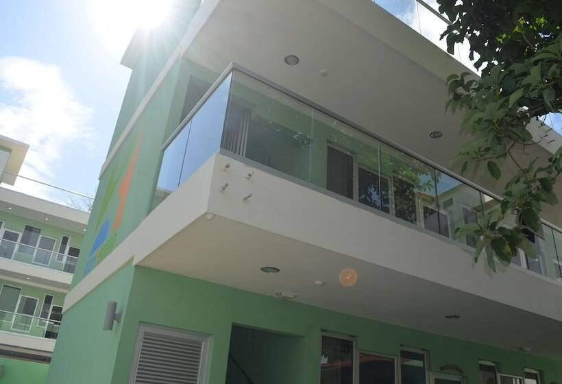 اتاق استاندارد, Room2board Hostel And Surf School