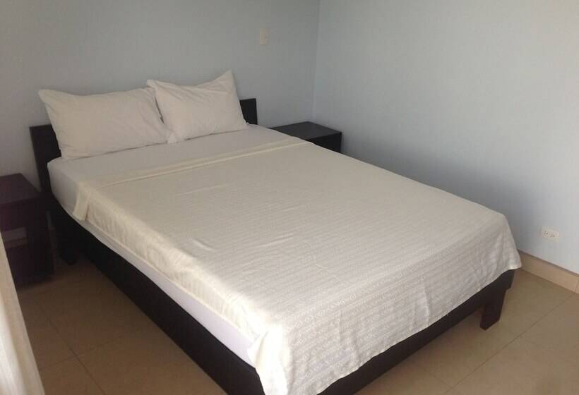 اتاق استاندارد, Room2board Hostel And Surf School
