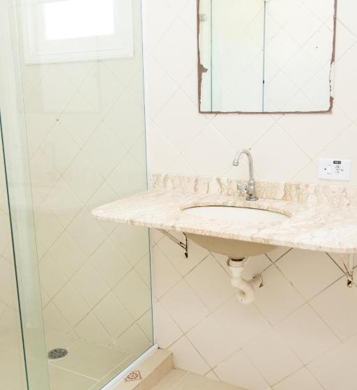 Apartamento 1 Dormitório com Sacada, Arco Iris Chalés I