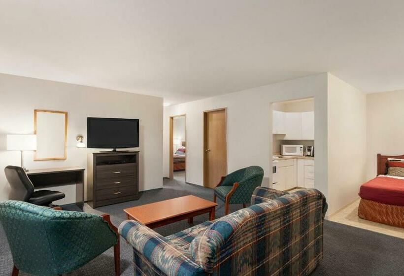 침실 2개 스위트, Travelodge By Wyndham Mcbride
