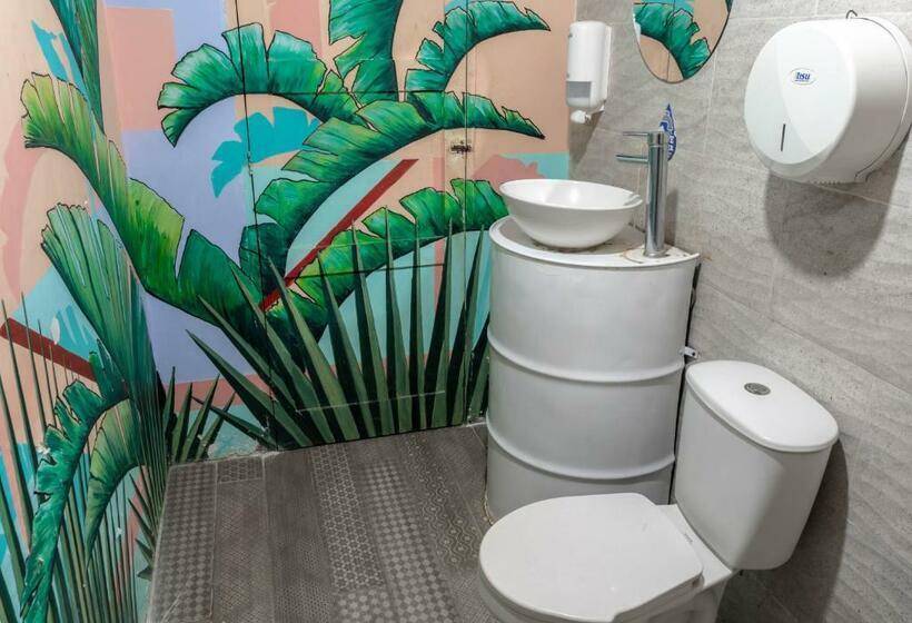 Номер Стандарт, Hostel Nirvana Taganga