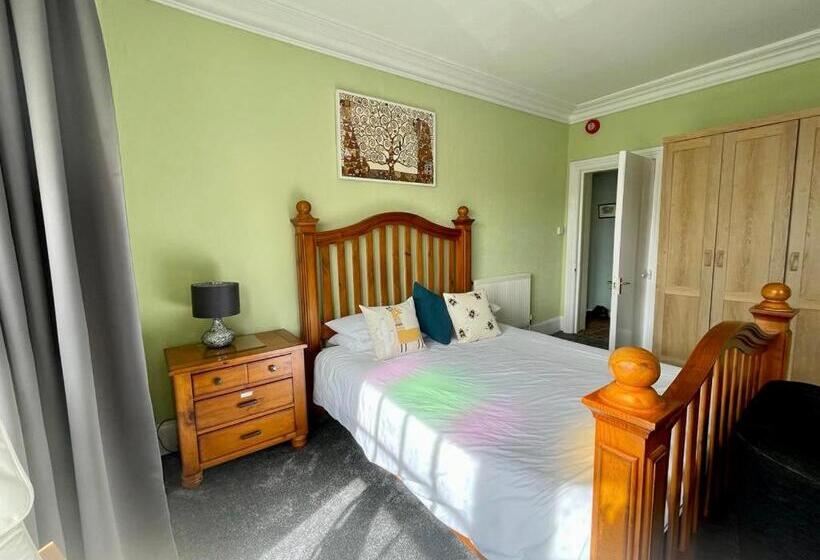 Люкс 2 Спальни, Bryncelyn Guesthouse