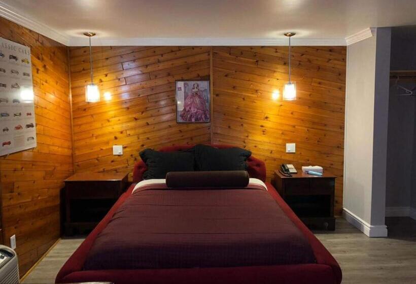 Люкс Superior, Motor Court Motel