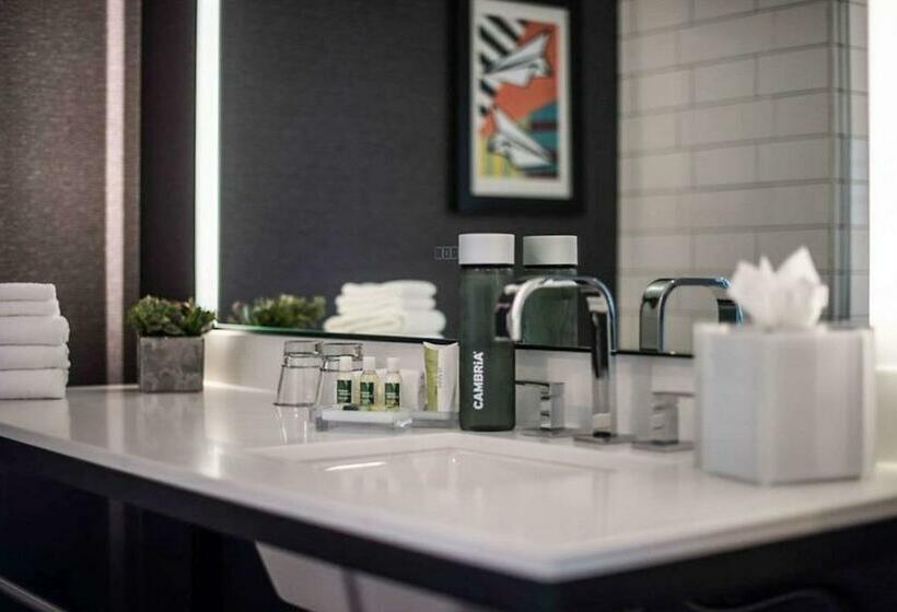 غرفة قياسية, Cambria Hotel Lax