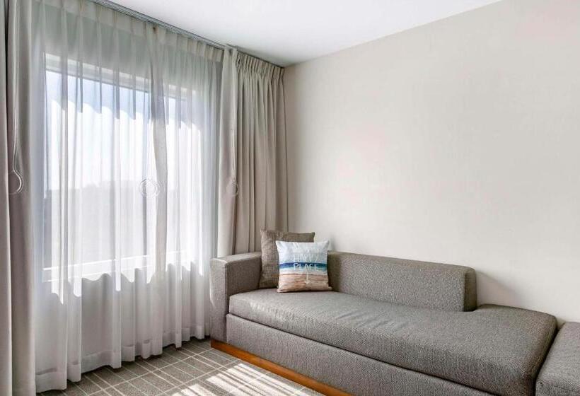 Люкс Адаптированный для Инвалидов, Cambria Hotel Lax