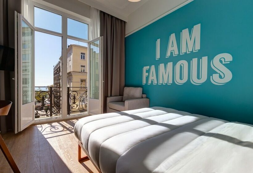غرفة قياسية إطلالة جانبية علي البحر, Colors Urban Hotel Thessaloniki