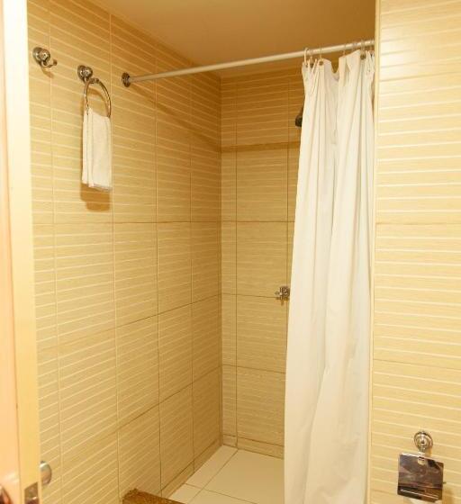 Номер Стандарт Трехместный, Holiday Suites