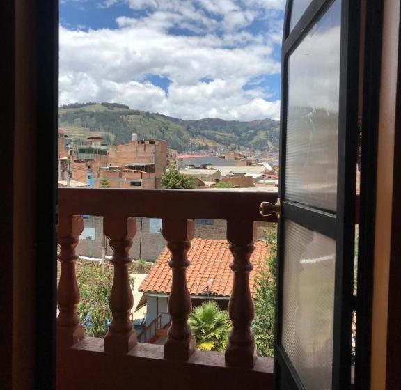 اتاق استاندارد سه نفره, Jo´s Place