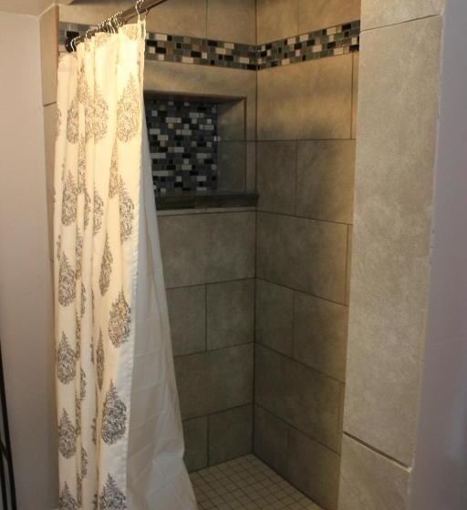 סטודיו דלוקס, Brydan Suites