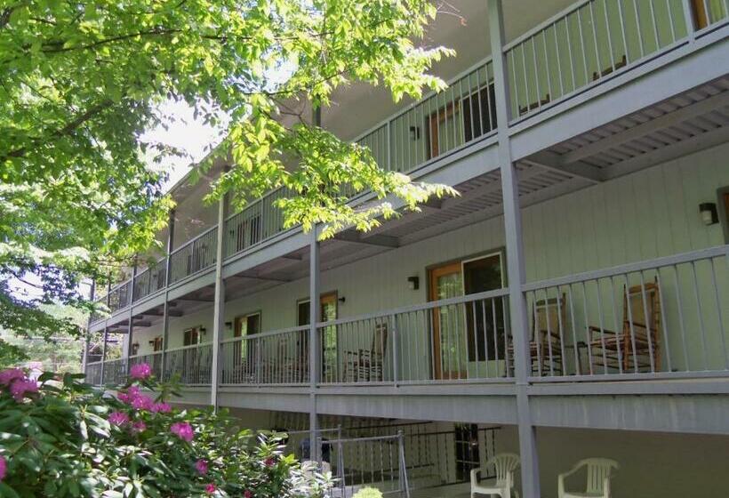 キングサイズベッドのスタンダードルーム, Four Seasons Inn