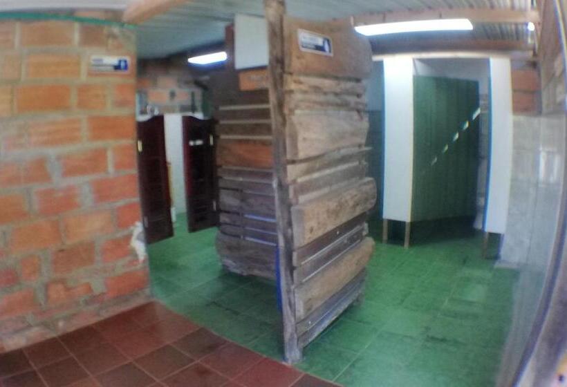 بانگلوی استاندارد, Al Bosque Hostel & Glamping