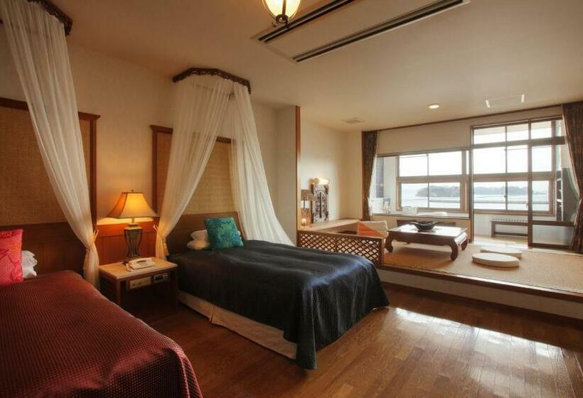 اتاق استاندارد با چشمانداز دریا, Ubudo