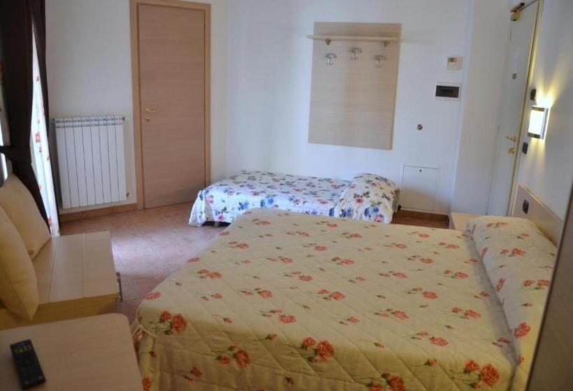اتاق استاندارد سه نفره, B&b Le Quattro Fontane