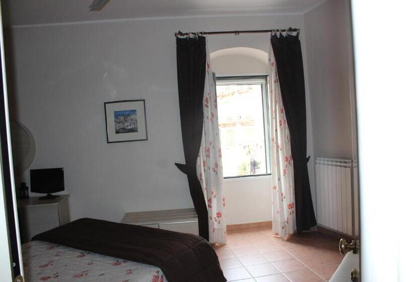 اتاق استاندارد سه نفره, B&b Le Quattro Fontane