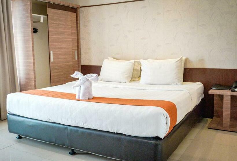 Номер Deluxe, Andelir Hotel Simpang Lima Semarang