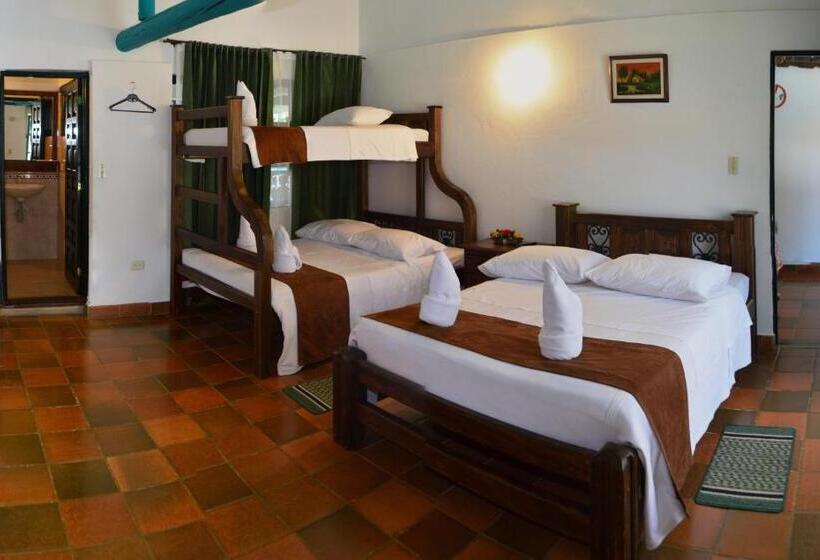 اتاق استاندارد چهار تخته, Antonio Nariño