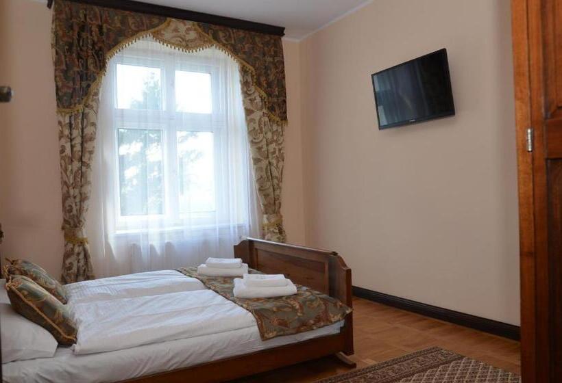 Трехместный Номер Классика, Pałac Kłanino
