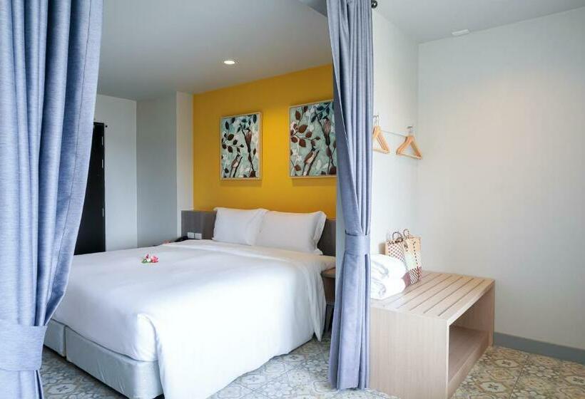 스탠다드 자쿠지 룸, Recenta Suite Phuket Suanluang