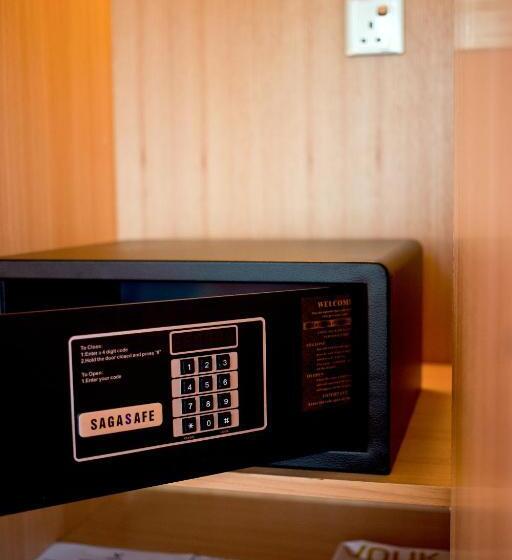 デラックストリプルルーム, Vouk Hotel Suites