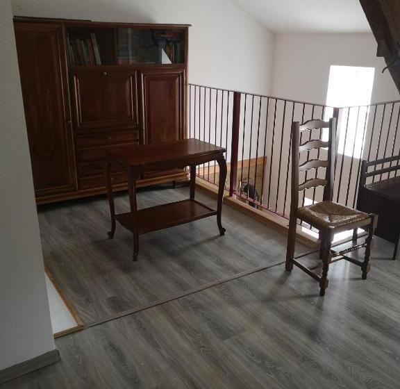 Апартаменты 2 Спальни, La Petite Ecole