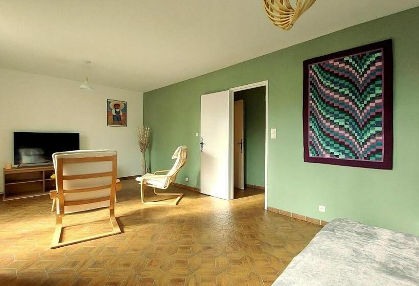 جناح سوبيريور, La Devinière