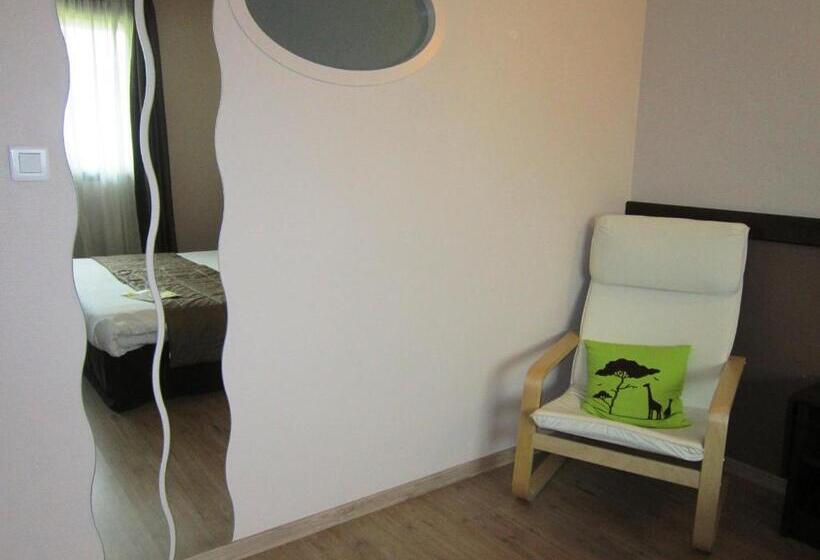Трехместный Номер Комфорт, Hôtel Particulier Villa Des Marais
