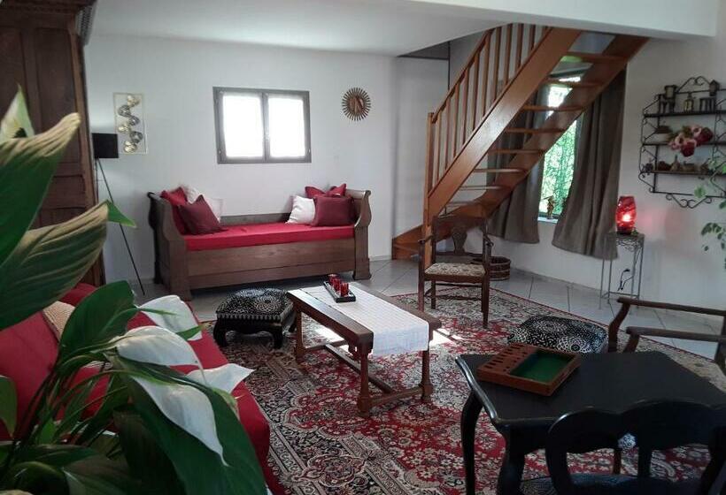 شقة غرفة واحدة, La Belvinière Chambres Et Table D Hôtes