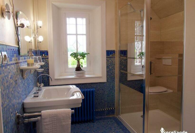 Трехместный Номер Комфорт, La Maison Rouge Brocéliande