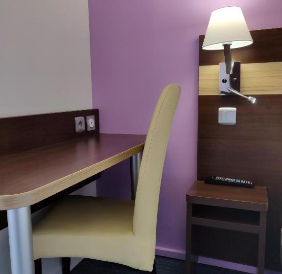 Апартаменты с 1 спальней, смежные, Contact Hotel Restaurant La Chaumière Les Mureaux Flins