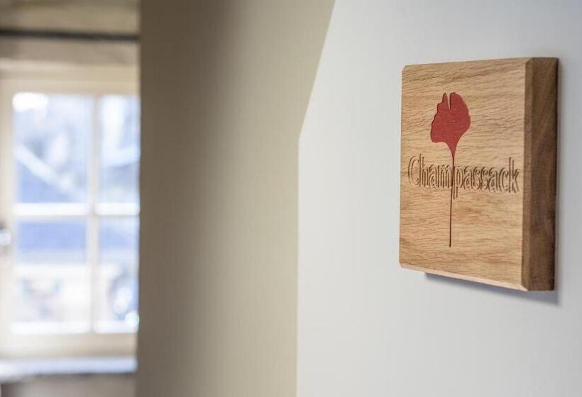 Номер Superior, La Maison Pavie