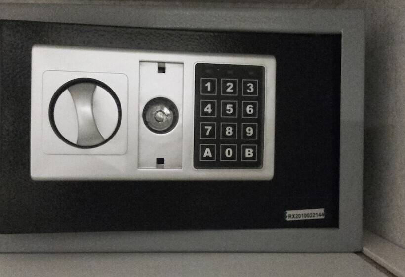 Номер Стандарт Трехместный, Contact Hôtel   Motel Les Bleuets