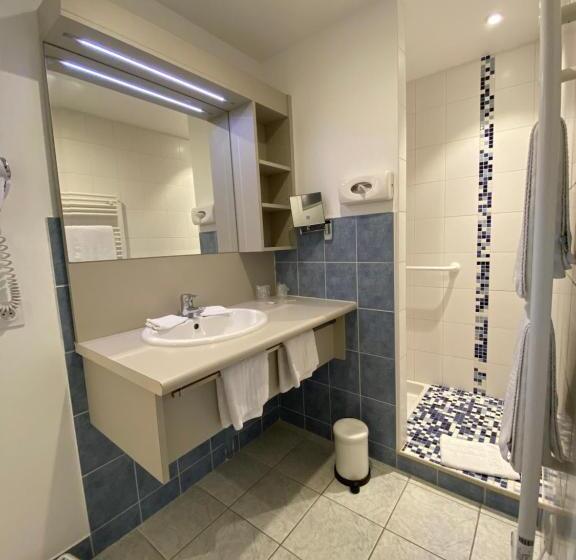 Номер Стандарт Трехместный, Contact Hôtel   Motel Les Bleuets