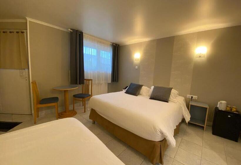 Номер Стандарт Трехместный, Contact Hôtel   Motel Les Bleuets