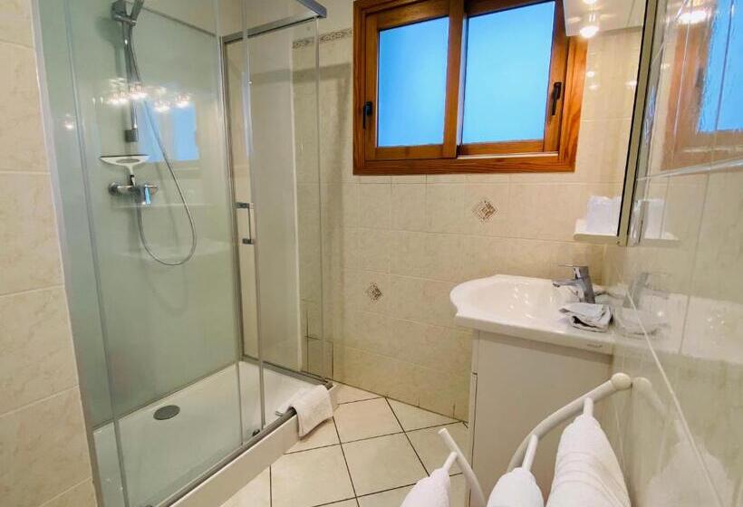 Дом 1 Спальня, Contact Hôtel   Motel Les Bleuets
