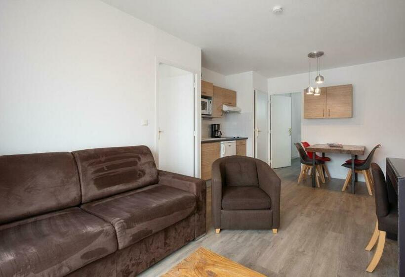 Апартаменты 3 Спальни, Appart Hôtel Le Liberté Vannes Centre Ville