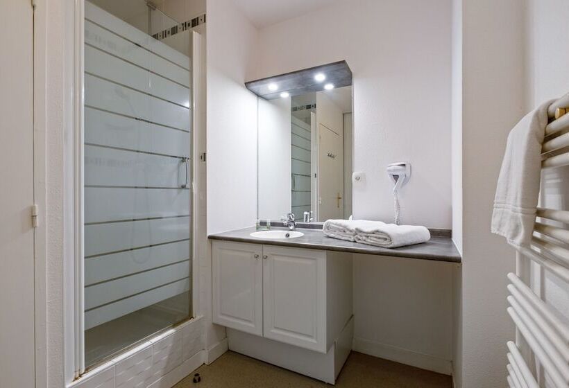 Апартаменты 2 Спальни, Appart Hôtel Le Liberté Vannes Centre Ville