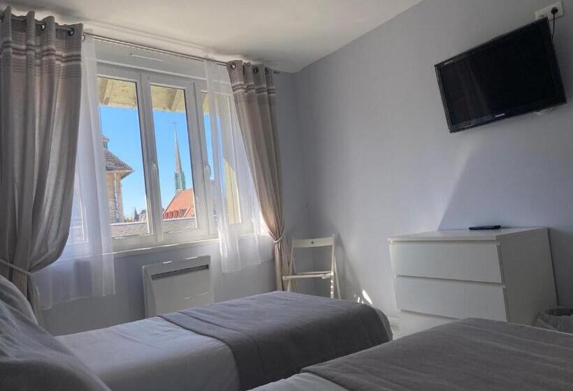 Семейный Номер, Hôtel De La Plage