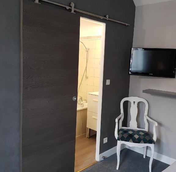Семейный Номер, Hôtel Picardia