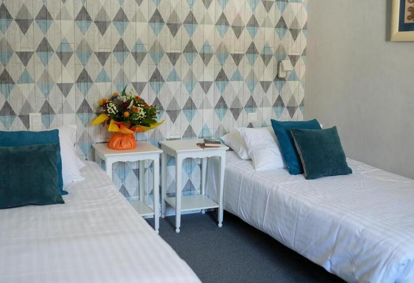 Семейный Номер, Hôtel Picardia