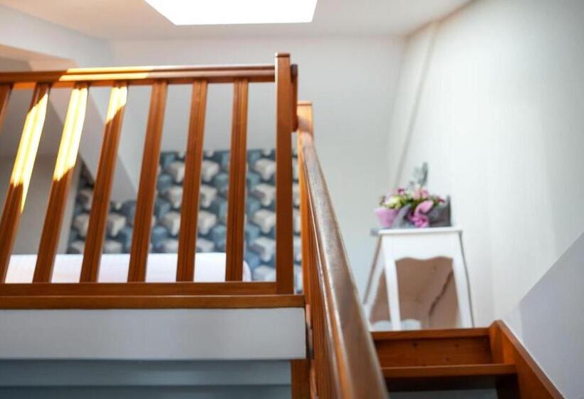 غرفة قياسية ثلاثية, Hôtel Picardia