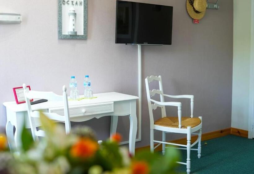 غرفة قياسية ثلاثية, Hôtel Picardia