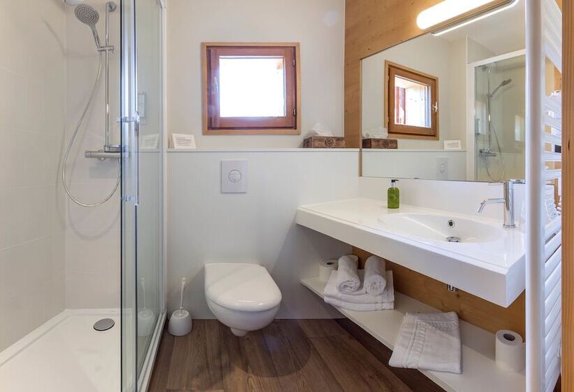 Номер Стандарт, Le Chalet D'en Hô