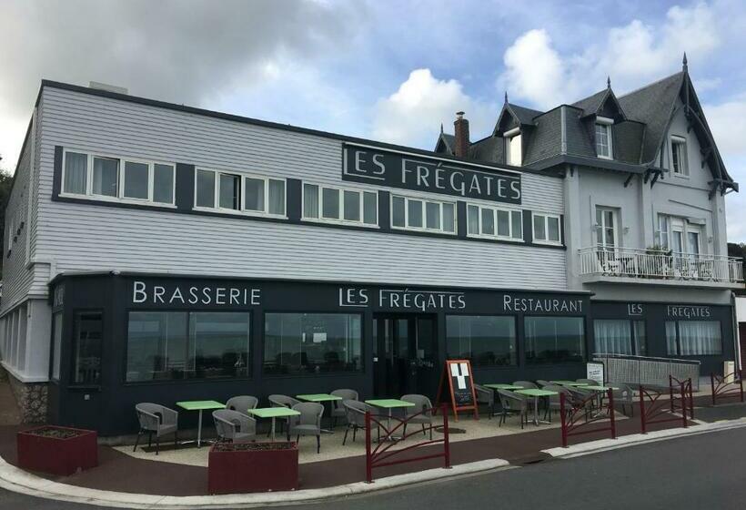 Номер Стандарт Вид на Море, Les Fregates