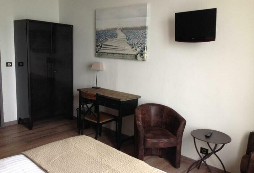 스탠다드 발코니 룸, Les Fregates