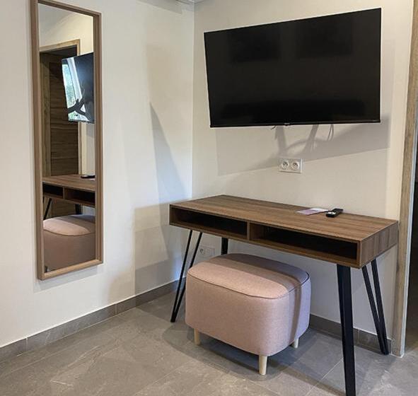 Quarto Triplo Estandar, Les Loges Du Luberon