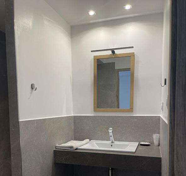 Quarto Triplo Estandar, Les Loges Du Luberon