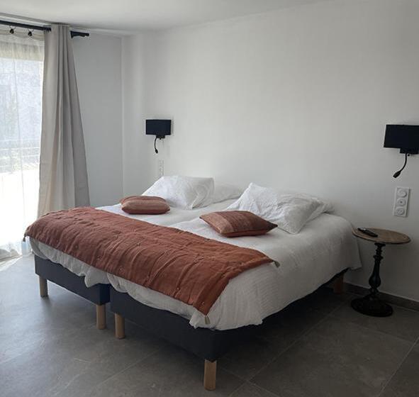 Номер Стандарт Трехместный, Les Loges Du Luberon