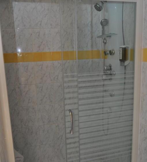 Номер Стандарт Трехместный, Les Mimosas