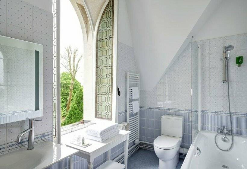 Номер Стандарт, Manoir De Contres